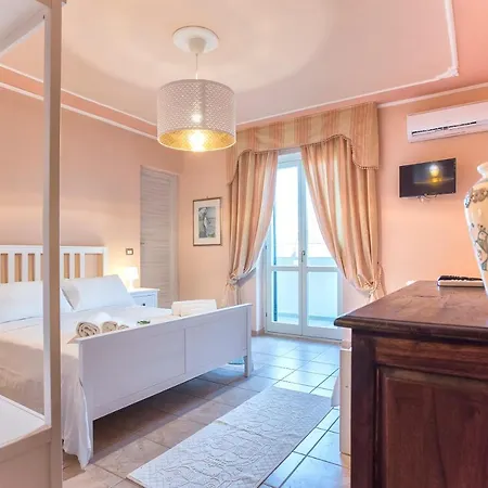 Bed and Breakfast Sand'ana House