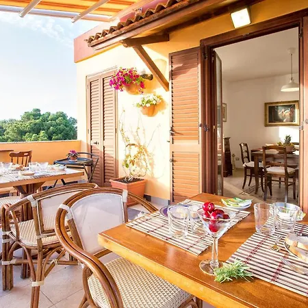 Bed and Breakfast Sand'ana House